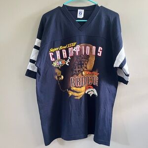 Vintage Denver Broncos Super‎ Bowl XXXII Champion Shirt  V- Neck Jersey Style L